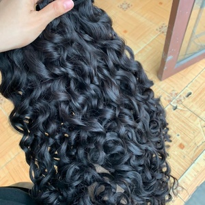 Cheveux humains bruts vietnamiens, bouclés à l'eau, bouclés profonds, boucles 3C pour texture ondulée personnalisée, couleur naturelle, cheveux non Remy, tissage à la machine - Product Image 1