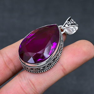 Venta al por mayor de colgantes de plata de ley con amatista púrpura facetada en forma de pera, creados en laboratorio, para mujeres. - Product Image 3