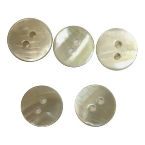 Botones de nácar natural hechos a medida para diseñadores de camisas y diseñadores de ropa para reventa - Product Image 1