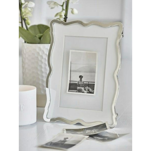 Luxury <b>Gold</b> Chain Link Metal Photo <b>Frame</b> High-Gloss Modern Chic <b>Picture</b> <b>Frame</b> For Tabletop Home Decor And Elegant Wedding Gift - Product Image 2