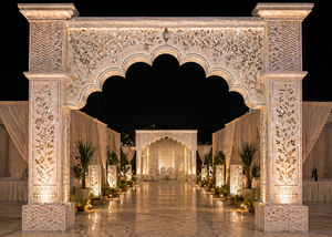 Elegante Mandap de Espejos para Bodas Indo-Canadienses, Panel de Espejos de Diseño para Bodas Hindúes, Mandap de Espejos Moderno Estilo Jharokha - Product Image 2