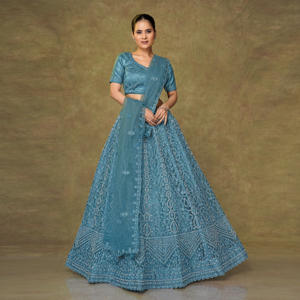 Lehenga Choli con bordado de lentejuelas pesadas, diseño intrincado, falda acampanada, blusa de diseñador, dupatta, ropa festiva nupcial - Product Image 3