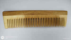 Peine de pelo de madera de Neem respetuoso con el medio ambiente para promoción de salón de casa y uso de viaje de proveedor indio a precio de exportación - Product Image 6