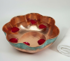 Bol de pédicure artisanal en cuivre avec finition patine turquoise pour spa et salon – Bassin de pédicure patiné turquoise pour la relaxation - Product Image 4
