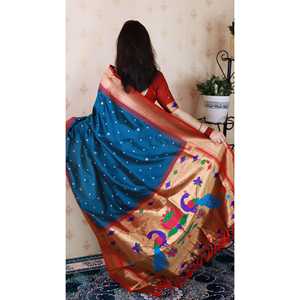 Sari en soie tissée Bandhani bleu denim avec zari, vêtements indiens et pakistanais par Elite Weaves 650g - Product Image 4