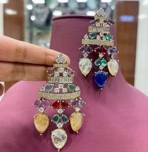 ต่างหูทองเหลืองคุณภาพสูงประดับเพชรซิคอน ดีไซน์เก๋ไก๋ โดดเด่นสะดุดตา เหมาะสำหรับผู้หญิง สวมใส่ในงานเลี้ยงตอนเย็น หรืองานปาร์ตี้ - Product Image 2