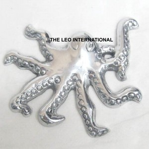 Presse-papiers décoratif et organiseur en métal aluminium pour bureau – Idéal pour un cadeau élégant et un look luxueux - Product Image 1