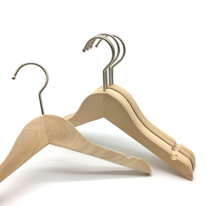 Perchas de madera clásicas de alta calidad y duraderas, muy vendidas, con logotipo personalizado, perchas de madera sin pintar para niños - Product Image 3