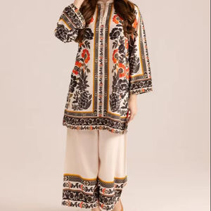 Magnifique ensemble de vêtements décontractés et de soirée de style Bollywood, en tissu crépon lourd indien et pakistanais, avec motifs imprimés numériquement, par des designers. - Product Image 1