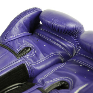 Guantes de Boxeo Profesionales Purple Twins para Kickboxing y Muay Thai, Transpirables, Antideslizantes, con Cierre de Gancho y Bucle, Personalizables - Product Image 3