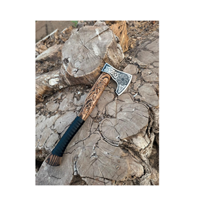 Hacha Estilo Vikingo Hecha a Mano de Grado Industrial, Hoja Forjada de Acero con Borde Barbudo, Mango de Madera, para Acampar al Aire Libre, con Funda de Cuero - Product Image 1