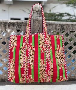 Elegante bolso de hombro acolchado de algodón estampado para mujer: combinación perfecta de comodidad y glamour - Product Image 5