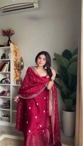 Hermoso Vestido Anarkali de Diseño Indio-Pakistaní en Tela de Seda Chinon con Bordado de Hilo, para Fiestas, Bodas, Uso Casual y Tradicional para Mujeres - Product Image 2