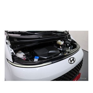 Hyundai Staria 2WD Campervan 2024/3 avec boîte automatique, sièges en cuir, caméra de recul, 37 595 km, diesel, conduite à gauche - Product Image 6