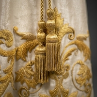 Maßgefertigte Creme-Seiden-Zeremonienrobe mit Handbesticktem Goldbouillon, Liturgische Tunika, Kirchliche Geistliche Kleidung, Orthodoxes Sticharion