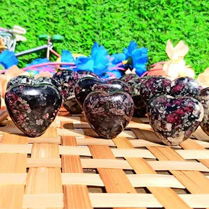 หัวใจคริสตัลยูไดไลต์ธรรมชาติ |   พลอยคุณภาพพรีเมียมสีแดงดำเข้มขัดเงาด้วยมือเพื่อการบำบัดพลังงานจักระ - Product Image 5