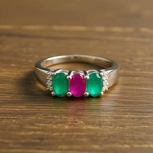 แหวนดีไซน์เนอร์ประดับเพชรหลายเม็ด น้ำหนัก 3.7 กรัม - Product Image 3