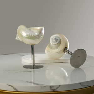 Copa de vino de la más alta calidad, hecha con hermosas conchas marinas y metal, adecuada para vino tinto, vino blanco o bebidas espumosas. - Product Image 2