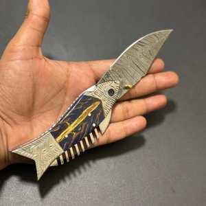 Cuchillo Plegable Multiusos de Acero de Damasco SHARP POINT TRADES con Mango de Madera, Hoja de Punta Caída y Apertura con Perilla, Garantía de 3 Años - Product Image 4