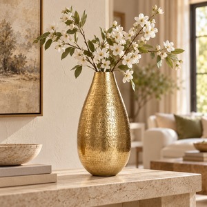 Jarrón de Hierro Dorado Hecho a Mano para Decoración de Hogar, Hotel, Piso o Mesa, en Tamaño Personalizado, Estilo Moderno y Elegante - Product Image 1