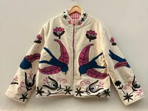 Chaqueta Acolchada de Algodón Crema Hecha a Mano para Mujer, Elegante Cuello Mao, Mangas Largas, Estilo Abierto - Product Image 4