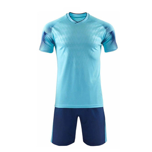 Conjunto de Uniformes de Fútbol Personalizados al Por Mayor, Uniformes de Fútbol Transpirables de Secado Rápido para Entrenamiento de Equipos, Fabricante OEM en Pakistán - Product Image 1