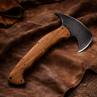 Hache tactique multifonctionnelle portable pour l'extérieur, idéale pour couper du bois, fendre du bois, et comme marteau-tomahawk.