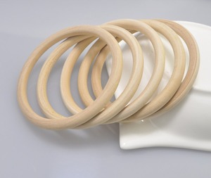 Bracelet tendance en bois massif pour femme, fait main, écologique, léger, personnalisable, durable, poli, couleur personnalisée - Product Image 3