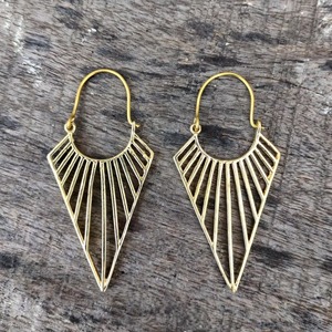 Boucles d'oreilles en laiton de haute qualité, style martelé, pour la vente en gros et l'usage professionnel - Product Image 1