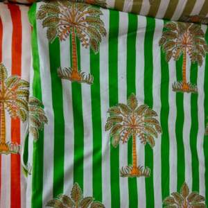 Tissu en coton imprimé traditionnel Jaipuri, coton cambriqué imprimé au bloc 60x60, tissu en coton à motifs. - Product Image 1