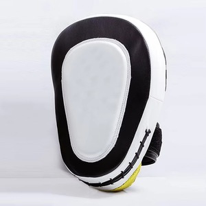 Mitaines de boxe en cuir de haute qualité à lacets, équipement de gym le plus vendu, pads de boxe, pads de Muay Thai, pads de frappe incurvés - Product Image 3