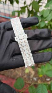 Reloj de hombre estilo hip hop, completamente cubierto de moissanita, en acero inoxidable con esfera numérica árabe. - Product Image 6