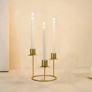 Élégant chandelier doré à 3 bougies, support circulaire en métal pour salle à manger et dîners romantiques - Product Image 3