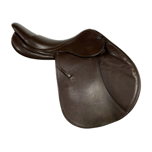 Silla de Montar para Salto de Caballos de Cuero de Primera Calidad a Precio Económico, Nuevo Diseño Hecho de Cuero Genuino con Estructura de Plástico - Product Image 2