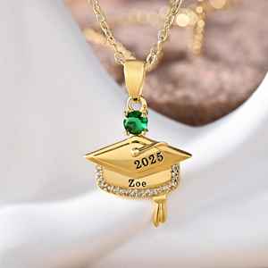 Collares de Graduación BOJ 03, Forma de Flecha Universitaria, Piedra de Nacimiento, Nombre Personalizado, Plata de Lujo, Certificado, 5 Gramos, para Graduación Personal - Product Image 1