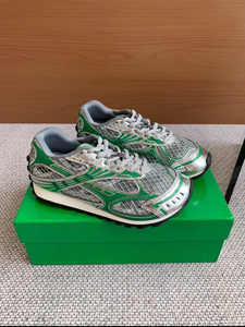 Zapatos de diseñador Bottegas Venetas Orbit, zapatillas deportivas casuales de caña baja, zapatillas deportivas retro plateadas, zapatos para caminar a la moda. - Product Image 5