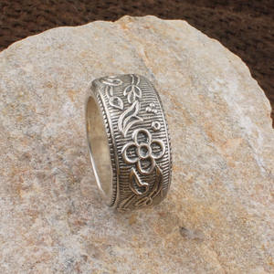 Anillo de Plata de Ley 925 Vintage para Mujer, Anillo de Boda con Grabado Floral de Filigrana Antigua, Anillo de Joyería Retro de Plata Oxidada - Product Image 1