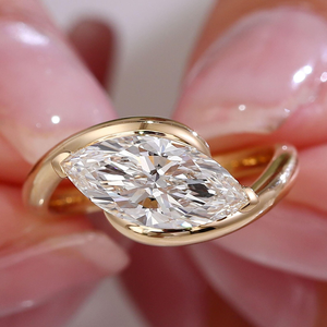 Bague de fiançailles en moissanite taille marquise, bague en or sertie de pierres, bague solitaire unique pour femme, bague de mariage minimaliste moderne - Product Image 5