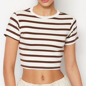 T-shirt court rayé pour femme, décontracté, à manches courtes, coupe ajustée, haut d'été tendance, tee-shirt court côtelé pour femme, vêtements streetwear - Product Image 3