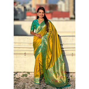 Sari en soie verte Mehandi Elite Weaves avec pallu Paithani, robe de club tissée Kadiyal Zari et pallu élégant - Product Image 5