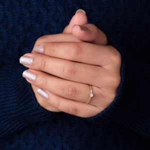 Anillo de Compromiso de Oro Sólido para Mujer con Diamante de Laboratorio de Corte Redondo de 0.20 CT, Minimalista/Pequeño - Product Image 3