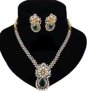 Elegante mejor calidad con acabado dorado AD Stones Look Designer Necklace Set con pendientes para ocasiones especiales para mujeres - Product Image 1