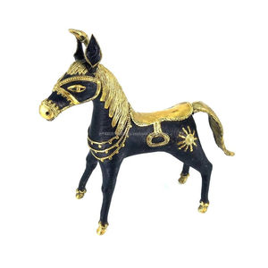 Statue de cheval élégante en laiton artisanal avec détails de licorne et ornements, noir, 8,5 pouces, sculpture artisanale pour la maison - Product Image 1