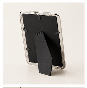 Cadre photo en aluminium martelé poli miroir, très tendance, luxe, texture argentée, pour décoration de table à la maison - Product Image 3