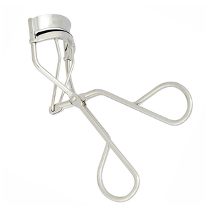Les professionnels les plus branchés utilisent des recourbe-cils en acier inoxydable allemand avec des coussinets jetables pour les cils artificiels. - Product Image 2