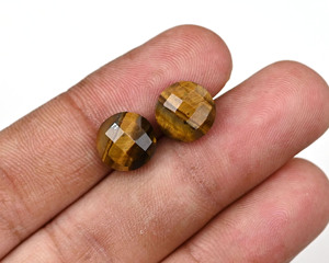 Cabujón facetado de ojo de tigre, forma redonda, 10 mm, parte trasera plana, altamente pulido, piedra preciosa suelta para la fabricación de joyas y colgantes, más vendido. - Product Image 2