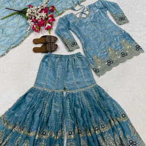Conjunto de Sharara con Top de Tela Gruesa y Bordado de Lentejuelas de 5mm, Completamente Cosido, con Dupatta, Precio al por Mayor por Royal Export - Product Image 4