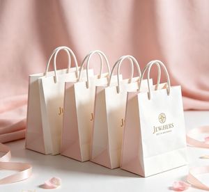 Sac de shopping en papier de luxe de qualité supérieure avec logo personnalisé, impression entièrement personnalisable et marque OEM/ODM - Product Image 1