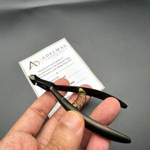 Pince à cuticules noire mate avec ressort doré, taille de la pointe 8 mm, logo personnalisé, instrument de beauté en acier inoxydable, service OEM - Product Image 3