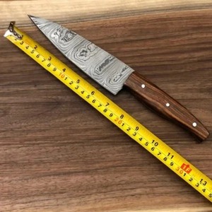 Ensemble de couteaux de chef en acier Damas, forgés à la main, manche en bois, lame finition satinée, pour droitier - Product Image 3